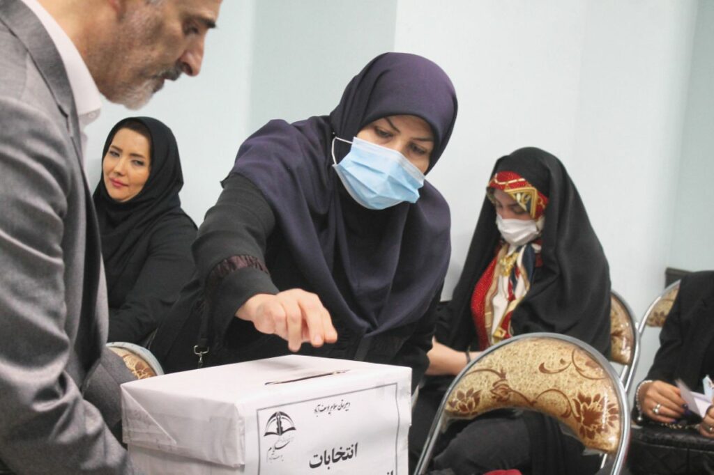 جلسه انتخابات انجمن اولیا و مربیان۳
